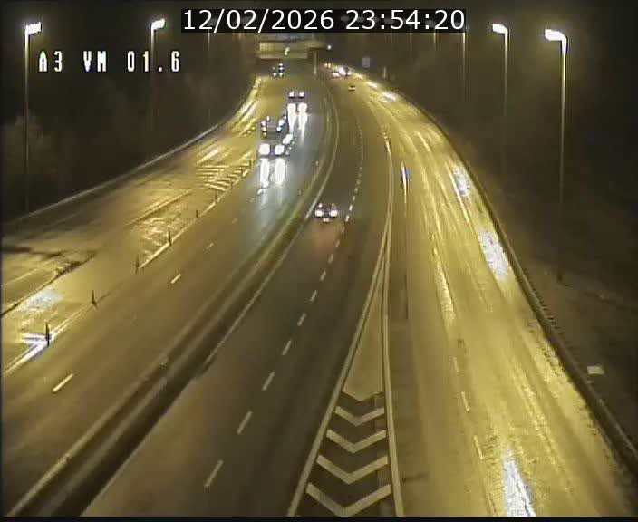Traffic live webcam Luxembourg - Croix de Gasperich - A3 - BK 1.6 - direction France/Aire de Berchem