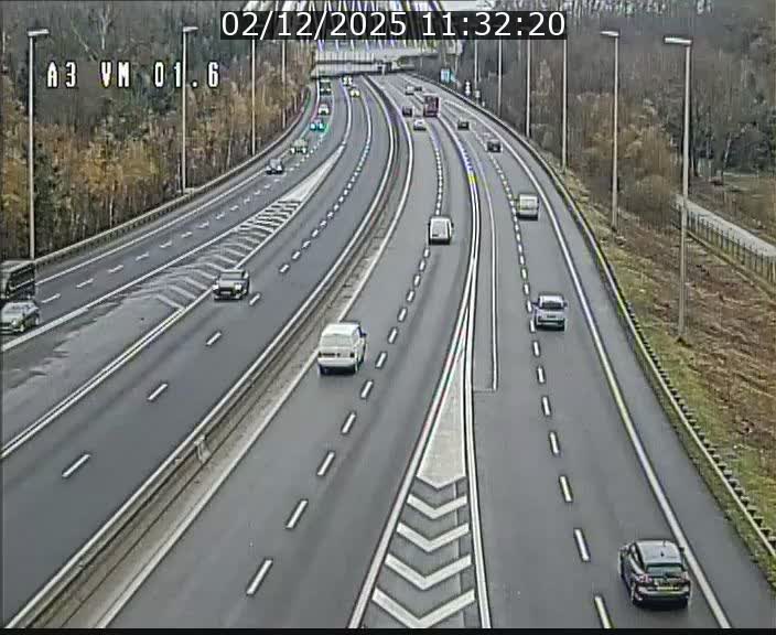 Traffic live webcam Luxembourg - Croix de Gasperich - A3 - BK 1.6 - direction France/Aire de Berchem