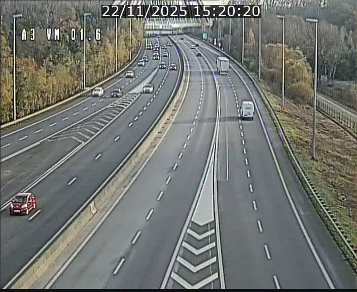 Traffic live webcam Luxembourg - Croix de Gasperich - A3 - BK 1.6 - direction France/Aire de Berchem