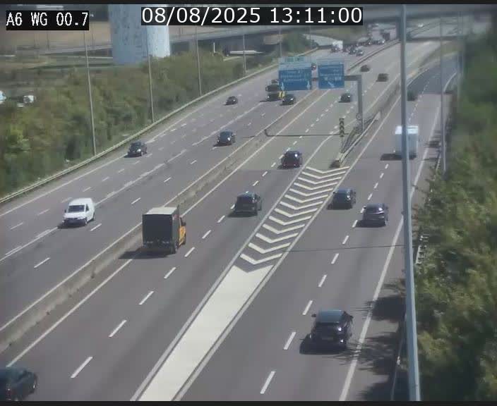Traffic live webcam Luxembourg Croix de Cessange - A6 - BK 0.7 - direction A3 France