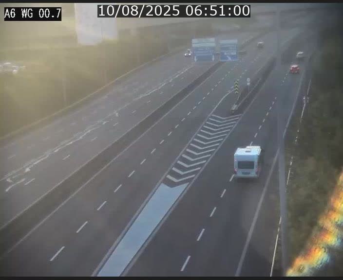 Traffic live webcam Luxembourg Croix de Cessange - A6 - BK 0.7 - direction A3 France