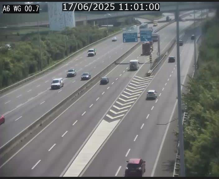 Traffic live webcam Luxembourg Croix de Cessange - A6 - BK 0.7 - direction A3 France