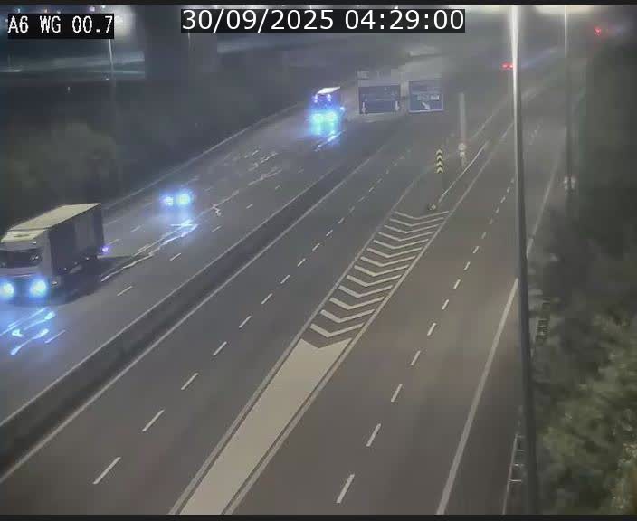 Traffic live webcam Luxembourg Croix de Cessange - A6 - BK 0.7 - direction A3 France