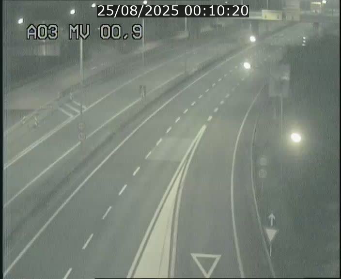 Traffic live webcam Luxembourg Croix de Gasperich - A3 - BK 0.4 - direction Luxembourg