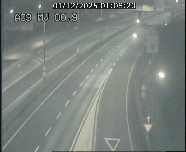 Traffic live webcam Luxembourg Croix de Gasperich - A3 - BK 0.4 - direction Luxembourg