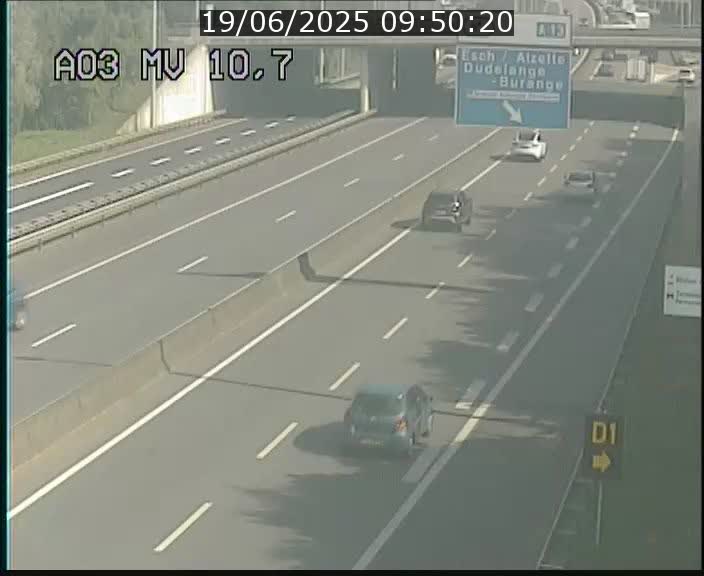Traffic live webcam Luxembourg Croix de Bettembourg - A3 - BK 10.7 - direction France