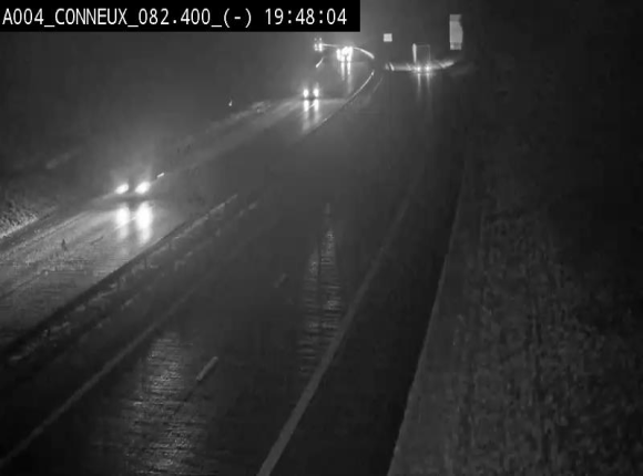 Webcam sur l'E411 avant les sorties 20 menant à Ciney, Dinant et Achêne. Vue orientée vers Namur