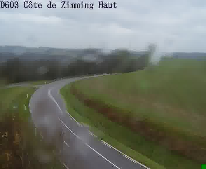 Webcam sur la D603 située en haut de la Côte de Zimming. Vue orientée vers Saint-Avold.