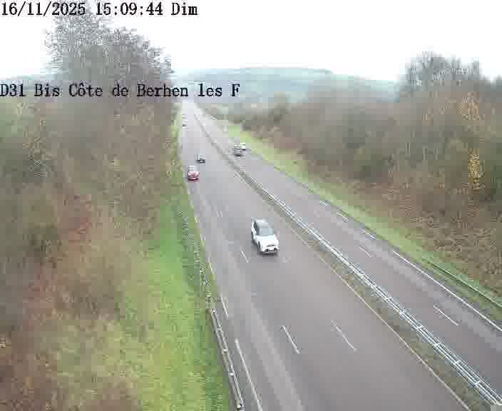 Webcam de surveillance sur D31bis (France) à Behren-lès-Forbach, cadrée vers Sarreguemines, proposant une information routière utile aux déplacements quotidiens.