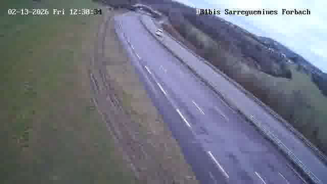 Caméra routière située sur D31bis (France) à Oeting, orientée vers Forbach, surveillant en continu la circulation locale et régionale.