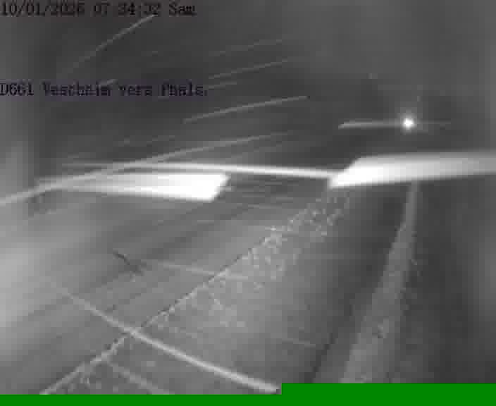 Caméra routière située sur D661 (France) à Vescheim, orientée vers Phalsbourg, surveillant en continu la circulation locale et régionale.