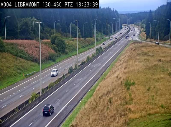 Webcam E411 à hauteur de la sortie 25 de Libramont menant vers Bouillon, Sedan et Reims via la N89. Vue orientée vers Bruxelles