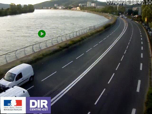 Webcam sur le quai Parjot à Vienne, aux Portes de Lyon, sur la Nationale 7, à la jonction avec le boulevard du Rhône-nord (D1407), caméra orientée vers Lyon