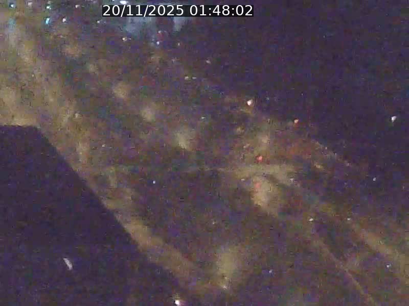 Webcam sur l'avenue John Fitzgerald Kennedy (N51) avec vue sur le Pont rouge (Pont Grande Duchesse Charlotte), l'arrêt Pfaffenthal et l'entrée du quartier Kirchberg