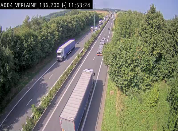 Webcam sur l'E411 à hauteur du pont surplombant la N40, à proximité de la sortie 26 Verlaine - Libramont-Chevigny. Vue orientée vers Namur