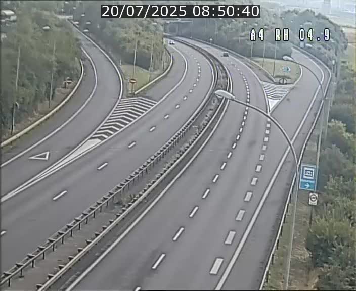 Traffic live webcam Luxembourg Leudelange - A4 - BK 4.9 - direction Luxembourg
