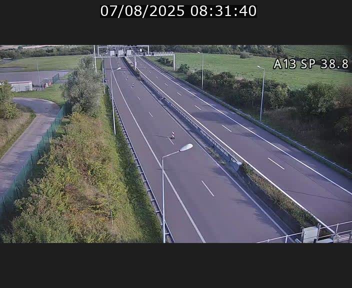 Webcam autoroute A13 à l'entrée ouest du tunnel Markusbierg à Schengen. Vue orientée vers le tunnel et l'Allemagne