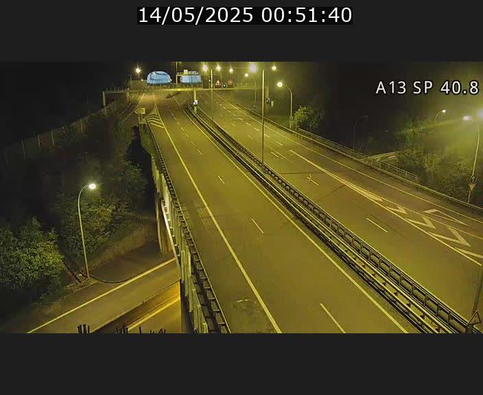 Webcam avec vue sur l'entrée côté allemand du tunnel Markusbierg à Schengen. Vue orientée vers le tunnel et Bettembourg