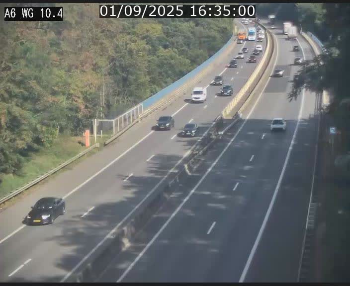 Traffic live webcam Luxembourg Mamer - A6 - BK 10.4 - direction Luxembourg/France/Allemagne