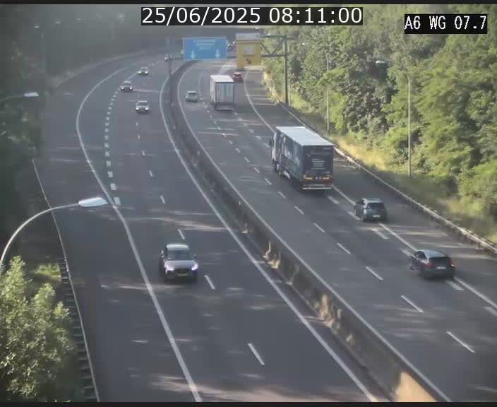 Traffic live webcam Luxembourg - Bridel - A6 - BK 7.7 - direction Belgique