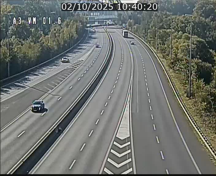 Traffic live webcam Luxembourg - Croix de Gasperich - A3 - BK 1.6 - direction France/Aire de Berchem