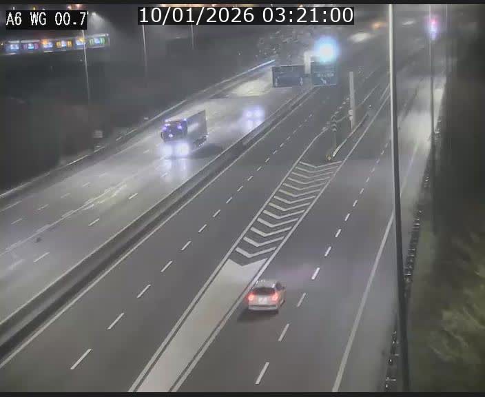 Traffic live webcam Luxembourg Croix de Cessange - A6 - BK 0.7 - direction A3 France