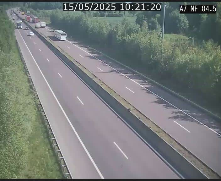 Caméra autoroute Luxembourg A7 - Passage à gibier Rëngelbour - direction Tunnel Grouft