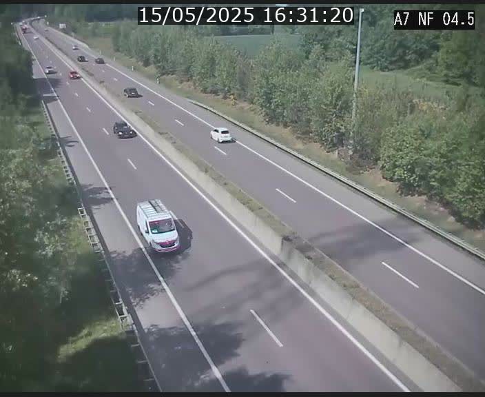 Caméra autoroute Luxembourg A7 - Passage à gibier Rëngelbour - direction Tunnel Grouft