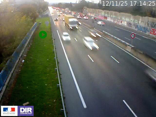 Webcam à Bron sur l'A43 à la jonction avec le boulevard périphérique de Lyon (D383). Vue orientée vers Lyon