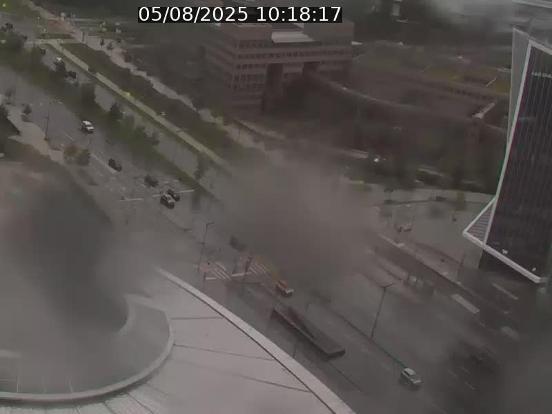 Webcam sur l'avenue John Fitzgerald Kennedy (N51) avec vue sur le Pont rouge (Pont Grande Duchesse Charlotte), l'arrêt Pfaffenthal et l'entrée du quartier Kirchberg