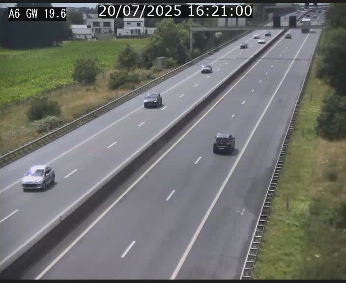 Traffic live webcam Luxembourg - Steinfort - A6 - BK 19.6 - direction Belgique