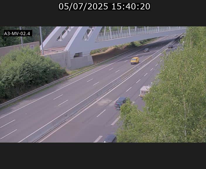 Webcam autoroute de la France (A3) au Luxembourg à Fentange, à proximité de la Croix de Gasperich. Vue orientée vers la Cloche d'Or