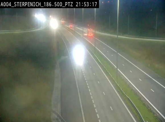 Webcam E411 à Sterpenich en Belgique près de la frontière du Luxembourg. Vue orientée vers Bruxelles