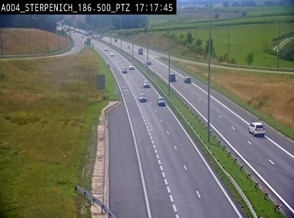 Webcam E411 à Sterpenich en Belgique près de la frontière du Luxembourg. Vue orientée vers Bruxelles