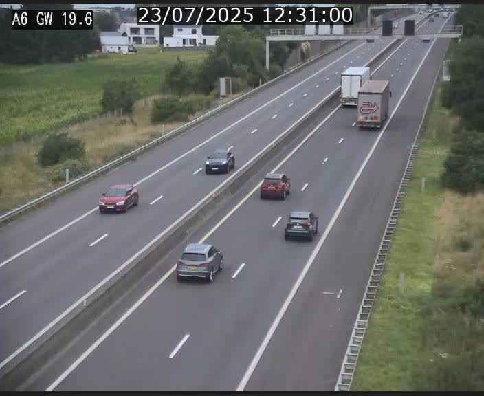 Traffic live webcam Luxembourg - Steinfort - A6 - BK 19.6 - direction Belgique