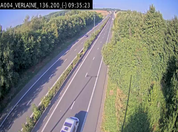 Webcam sur l'E411 à hauteur du pont surplombant la N40, à proximité de la sortie 26 Verlaine - Libramont-Chevigny. Vue orientée vers Namur