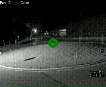 Webcam sur la N22 au niveau du poste frontière entre la France et Andorre à proximité de Pas de la Case à plus de 2000 mètres d'altitude