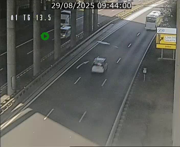 Traffic live webcam Luxembourg Senningen - A1 direction Luxembourg - BK 13.5