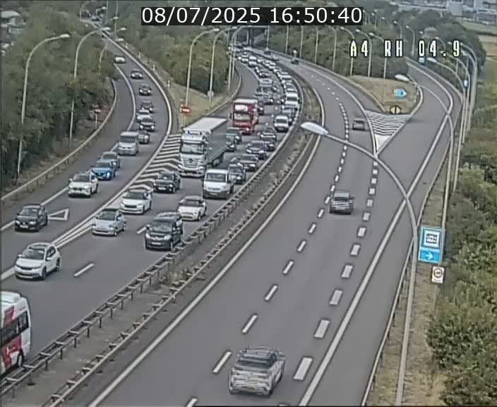 Traffic live webcam Luxembourg Leudelange - A4 - BK 4.9 - direction Luxembourg