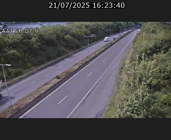 Traffic live webcam Luxembourg Jonction Lankelz - A13 direction Pétange - BK 7.9