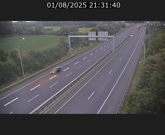 Traffic live webcam Luxembourg Croix de Bettembourg, rond-point d'Hellange - A13 direction Allemagne - BK 20.9