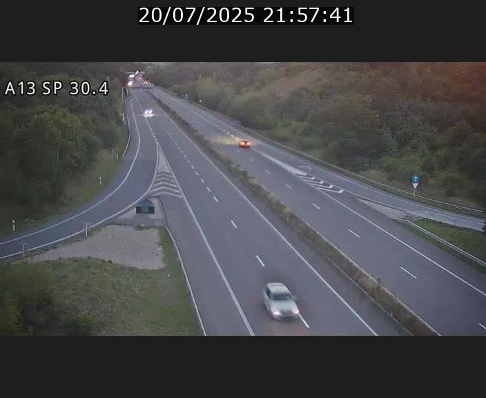 Traffic live webcam Luxembourg Altwies - A13 direction Luxembourg-ville - BK 30.4
