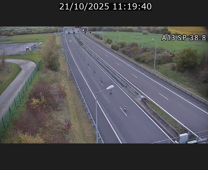 Webcam autoroute A13 à l'entrée ouest du tunnel Markusbierg à Schengen. Vue orientée vers le tunnel et l'Allemagne