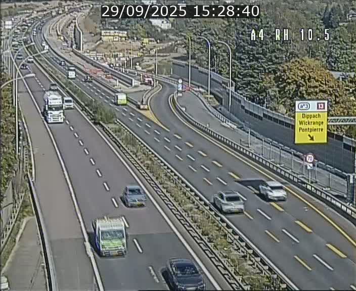 Traffic live webcam Luxembourg Pontpierre - A4 - BK 10.5 - direction Luxembourg