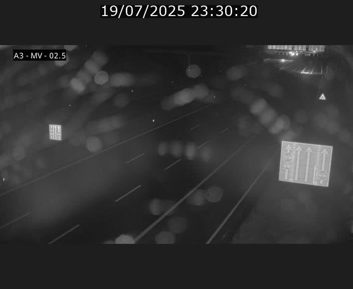 Webcam autoroute A3 au Luxembourg à proximité de la Croix de Gasperich. Vue orientée vers Luxembourg
