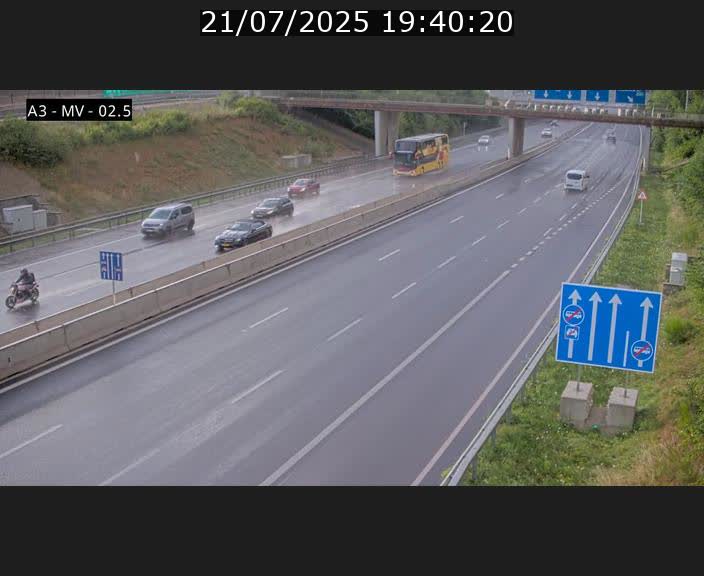 Webcam autoroute A3 au Luxembourg à proximité de la Croix de Gasperich. Vue orientée vers Luxembourg