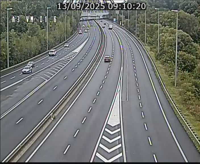 Traffic live webcam Luxembourg - Croix de Gasperich - A3 - BK 1.6 - direction France/Aire de Berchem