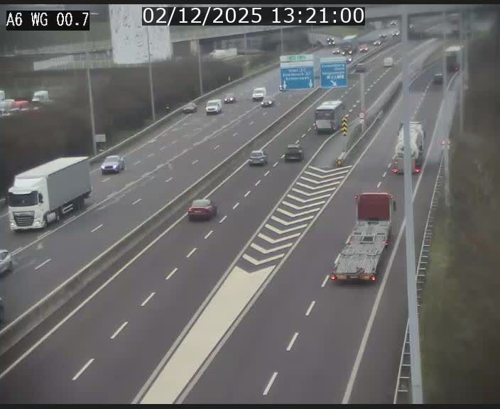 Traffic live webcam Luxembourg Croix de Cessange - A6 - BK 0.7 - direction A3 France