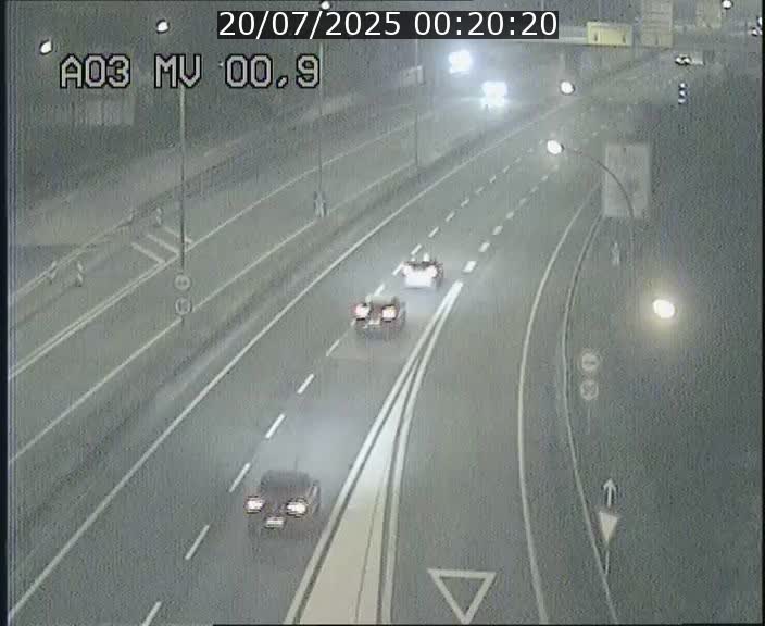 Traffic live webcam Luxembourg Croix de Gasperich - A3 - BK 0.4 - direction Luxembourg