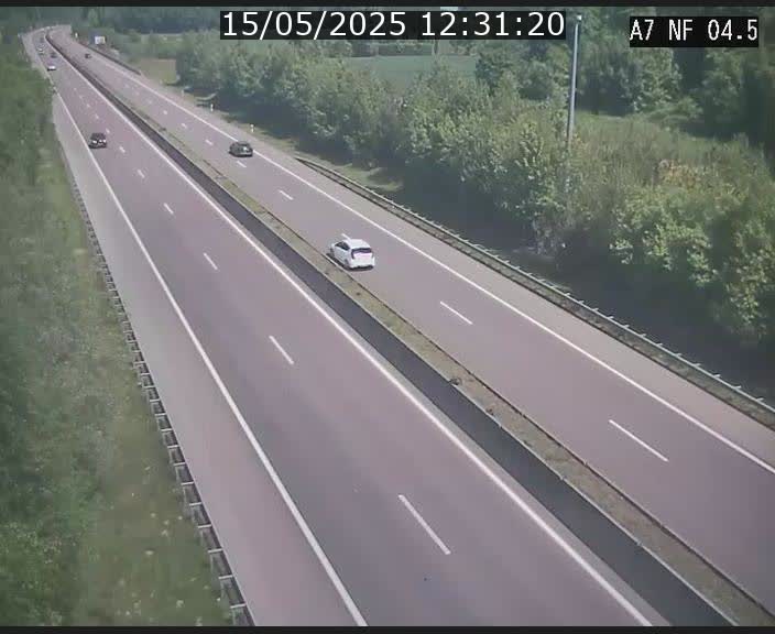 Caméra autoroute Luxembourg A7 - Passage à gibier Rëngelbour - direction Tunnel Grouft
